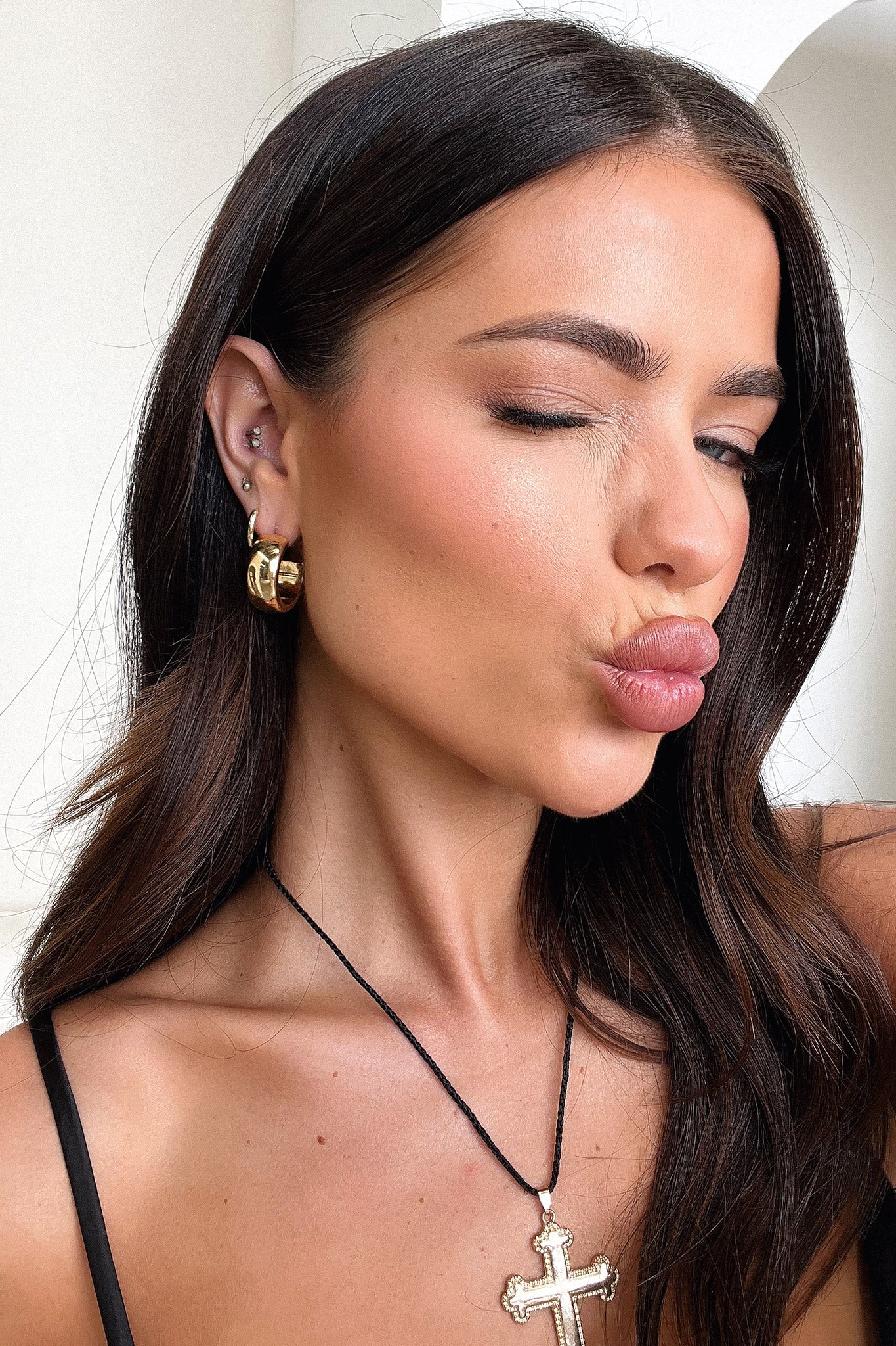 Akia Hoop Earrings - Gold - Image 3