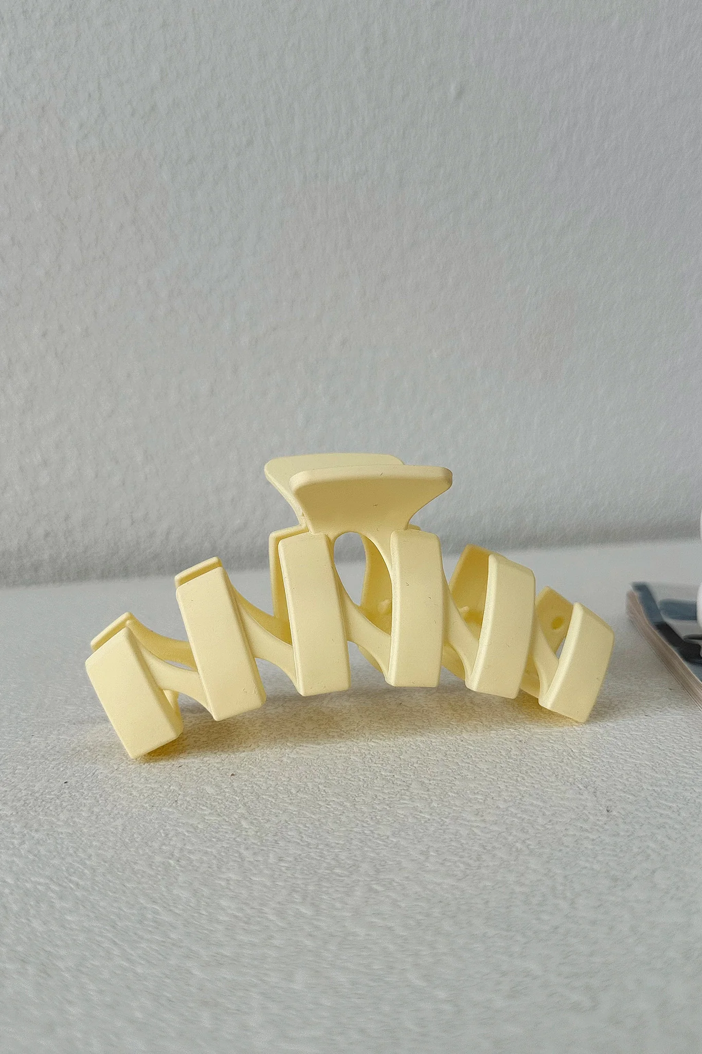 Issy Claw Clip - Yellow - Image 3
