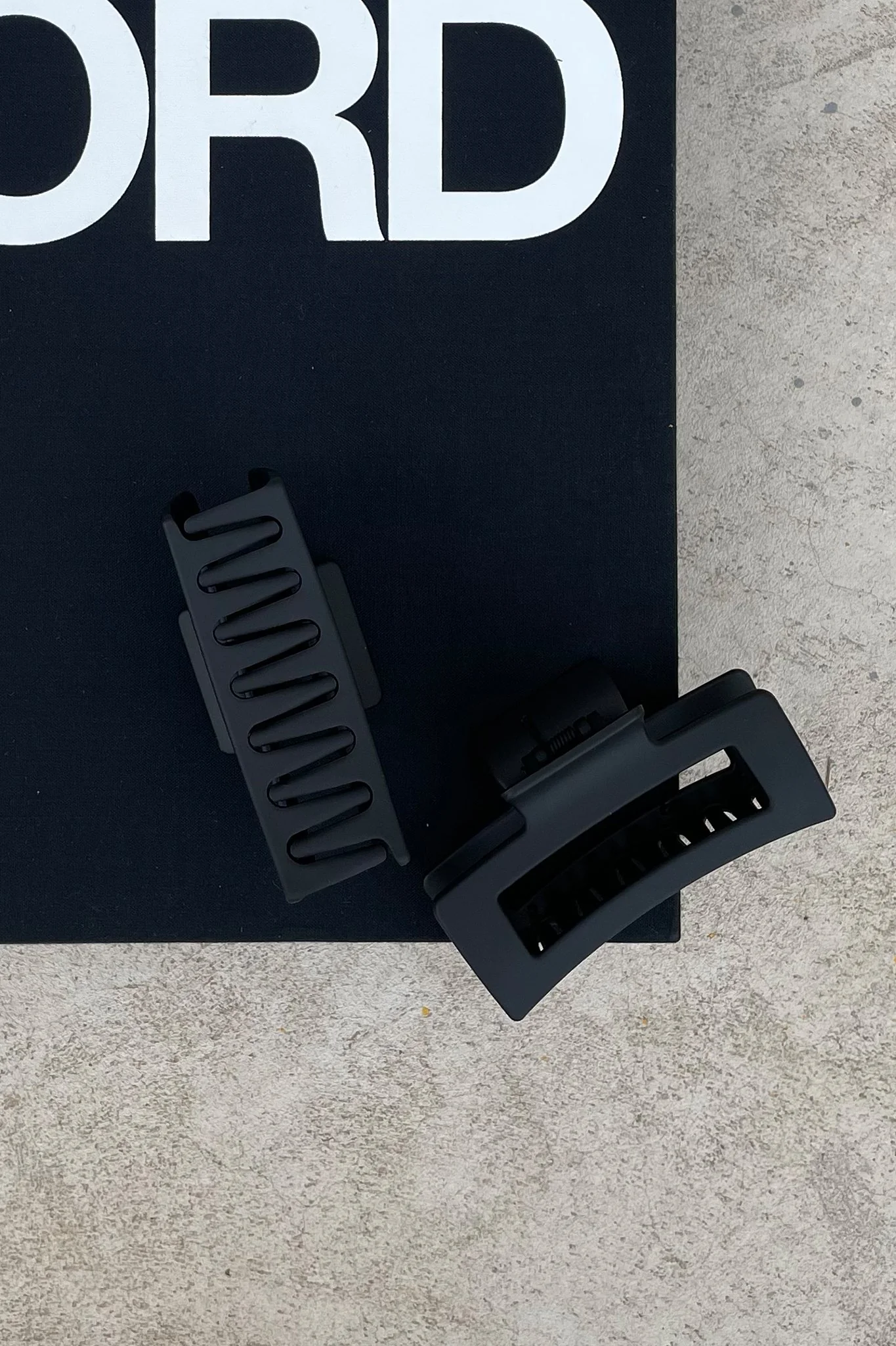 Mika Claw Clip - Black - Image 7