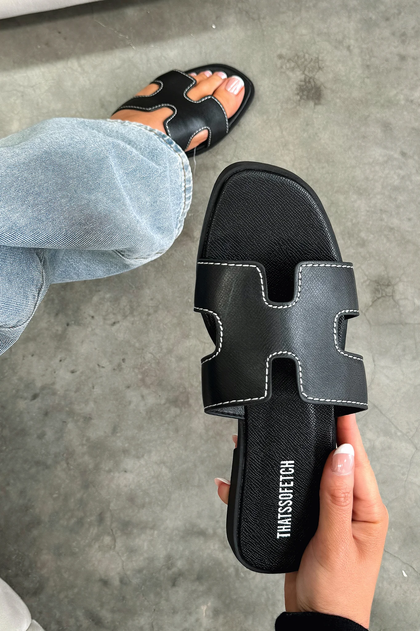 Valia Slides - Black - Image 3